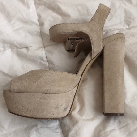 !!SOLD!! STEVE MADDEN Jillyy Platform Sandals - Picture 5 of 8